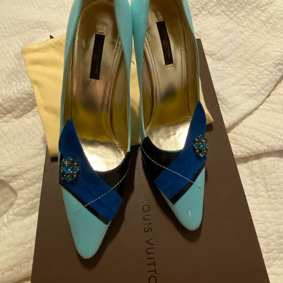 LOUIS VUITTON SPECIAL EDITION PUMPS - Picture 4 of 4